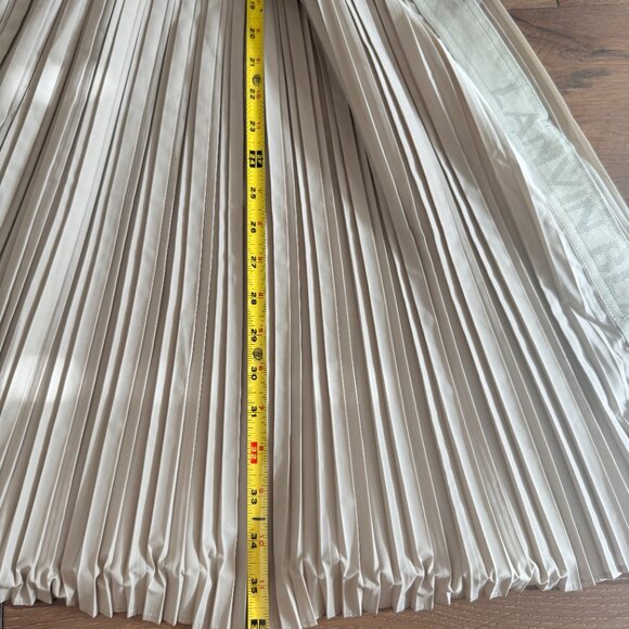 Lanvin Blanc Golf Sleeveless Dress - Size M - Pleated & Adjustable Waist - Picture 4 of 7